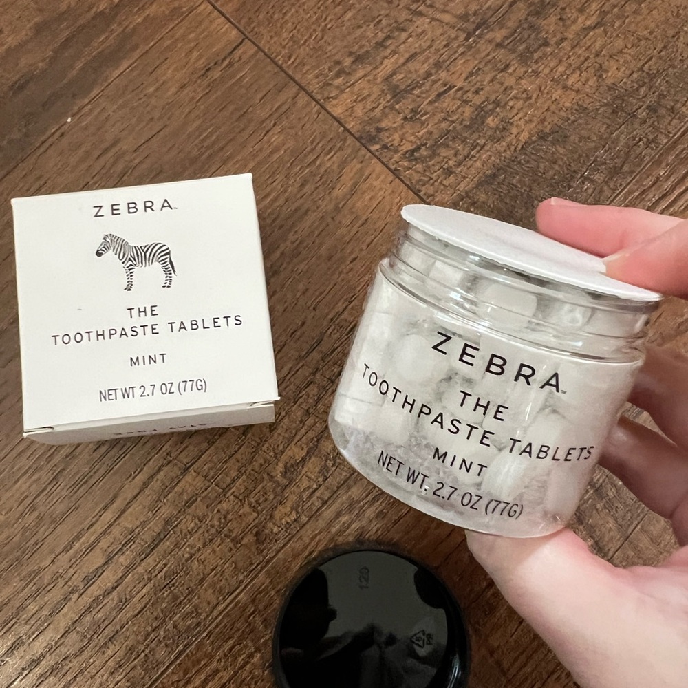 Zebra Toothpaste Tablets & Floss - Picture 3 of 8